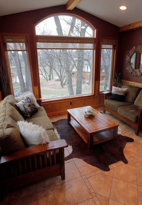 BORIS MINKEVICH / WINNIPEG FREE PRESS
RESALE HOMES - 2776 Assiniboine Ave. Room off the main living room. OCT. 24, 2017