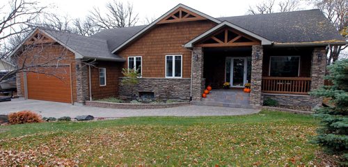 BORIS MINKEVICH / WINNIPEG FREE PRESS
RESALE HOMES - 2776 Assiniboine Ave. Street view. OCT. 24, 2017