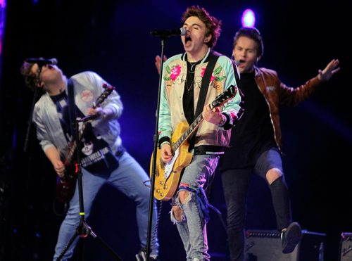 BORIS MINKEVICH / WINNIPEG FREE PRESS
WE Day Manitoba at Bell MTS Place. The band called Panicland performs. Jen Zoratti story. OCT. 25, 2017