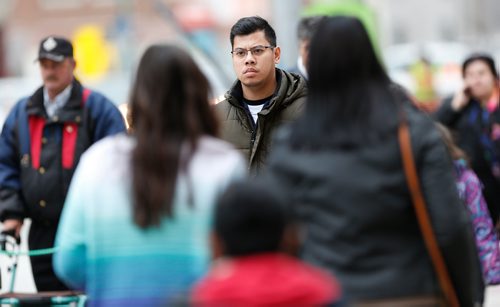 JOHN WOODS / WINNIPEG FREE PRESS
Some of Winnipeg's diverse population walking on Portage Avenue Wednesday, October 25, 2017.