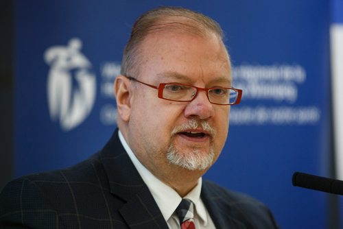 MIKE DEAL / WINNIPEG FREE PRESS
Kelvin Goerzen, Minister of Health, Seniors and Active Living, during a press conference where the WRHA provided an three week update on the implementation of the changes to health care services.  
171026 - Thursday, October 26, 2017.