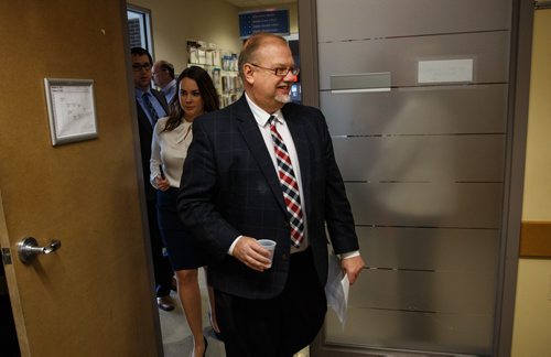 MIKE DEAL / WINNIPEG FREE PRESS
Kelvin Goerzen, Minister of Health, Seniors and Active Living, arrives for a press conference where the WRHA provided an three week update on the implementation of the changes to health care services.  
171026 - Thursday, October 26, 2017.