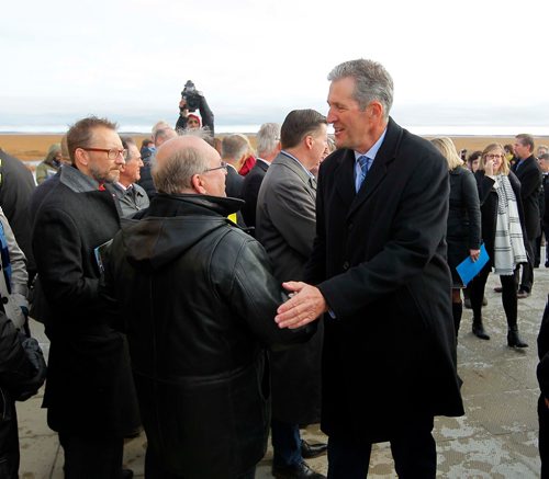 BORIS MINKEVICH / WINNIPEG FREE PRESS
Premier Brian Pallister greets stakeholders just before he announces the Made-in-Manitoba Climate and Green Plan at Oak Hammock Marsh Interpretive Centre. Oct. 27, 2017
