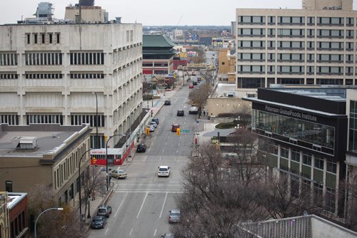 MIKE DEAL / WINNIPEG FREE PRESS
A view along King Street looking North as seen from the roof of the Art Space building in the Exchange District.
171028 - Saturday, October 28, 2017.