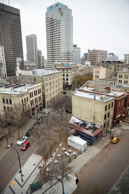 MIKE DEAL / WINNIPEG FREE PRESS
98 Albert Street, the former Bodegoes restaurant has recently been approved for demolition as seen from the roof of the Art Space building in the Exchange District. 
171028 - Saturday, October 28, 2017.