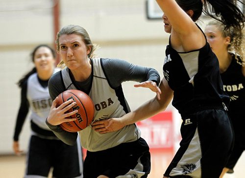 PHIL HOSSACK / WINNIPEG FREE PRESS  - Bison Emma Thomas Tuesday at the team workout. See Mike Sawatzsky story.  - Oct 31, 2017