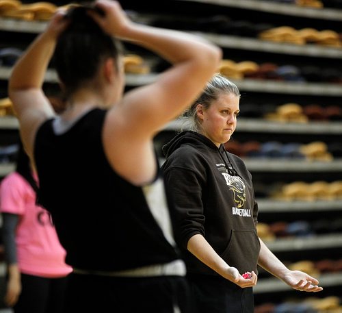 PHIL HOSSACK / WINNIPEG FREE PRESS  - Bison  women's coach Michelle SungTuesday at the team workout. See Mike Sawatzsky story.  - Oct 31, 2017