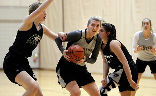 PHIL HOSSACK / WINNIPEG FREE PRESS  - Bison Emma Thomas Tuesday at the team workout. See Mike Sawatzsky story.  - Oct 31, 2017