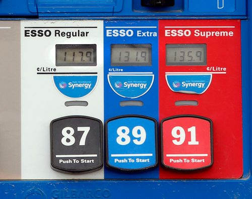 WAYNE GLOWACKI / WINNIPEG FREE PRESS

The Esso station on King Edward St. at Lismore Ave. with a posted price of 117.9 for regular gas. Murray McNeil story   Nov.1  2017