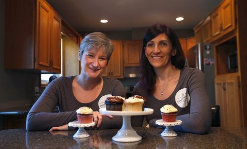 WAYNE GLOWACKI / WINNIPEG FREE PRESS

Volunteers column.  At right, Christy Rogowski and Wendy Singleton volunteer their time with Cakes for Kids Winnipeg, an organization they started this past August. Cakes for Kids Winnipeg volunteers bake birthday cakes for children who would not otherwise get one.For Aaron Epps Volunteers story Nov.3  2017