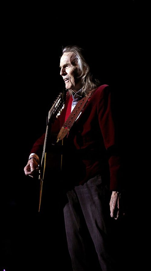 PHIL HOSSACK / WINNIPEG FREE PRESS  - Gordon Lightfoot at Club Regent Friday evening. - November 3, 2017