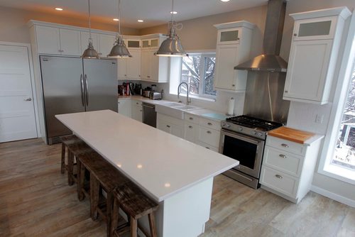 BORIS MINKEVICH / WINNIPEG FREE PRESS
HOMES - 54 Sterling Avenue in St. Vital. Kitchen. LEWYS STORY. Nov. 6, 2017