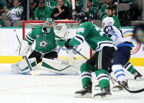 TREVOR HAGAN / WINNIPEG FREE PRESS
Dallas Stars' goaltender Ben Bishop (30) catches the puck while playing against the Winnipeg Jets' during second period NHL action in Dallas, Monday, November 6, 2017.