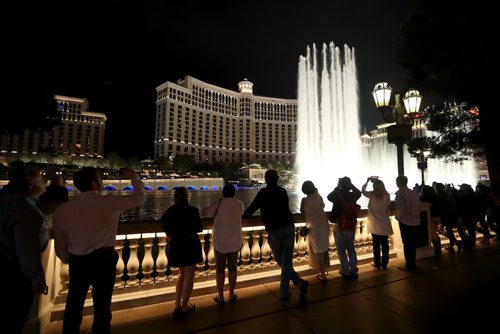 TREVOR HAGAN / WINNIPEG FREE PRESS
The fountain at the Bellagio, Wednesday, November 8, 2017.