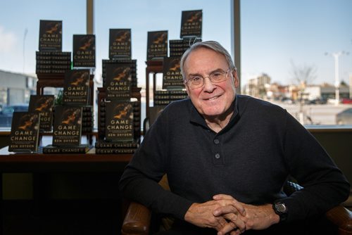 MIKE DEAL / WINNIPEG FREE PRESS
Ken Dryden and his new book, Game Change, at McNally's Bookstore in Winnipeg.
171109 - Thursday, November 09, 2017.