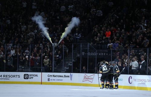 TREVOR HAGAN / WINNIPEG FREE PRESS
The Vegas Golden Knights' celebrate after William Karlsson (71) scored a short handed goal against the Winnipeg Jets' during second period NHL action at T-Mobile Arena in Las Vegas, Friday, November 10, 2017.