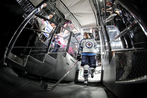 TREVOR HAGAN / WINNIPEG FREE PRESS
Winnipeg Jets' Patrik Laine (29) leaves the ice after warmup prior to playing against the Vegas Golden Knights during NHL action in Las Vegas, Friday, November 10, 2017.