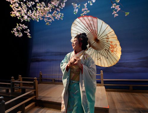 WAYNE GLOWACKI / WINNIPEG FREE PRESS 

Hiromi Omura as Cio-Cio-San in the Manitoba Operas Madama Butterfly. Holly Harris story   Nov. 14  2017