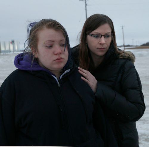 WAYNE GLOWACKI / WINNIPEG FREE PRESS 

Rebecca (glasses) and Diane Saunders, sisters of Bill Saunders who was shot and killed by RCMP Wednesday morning on Hwy. 417 by Lake Manitoba First Nation.   Kevin Rollason  story   Nov. 15  2017
