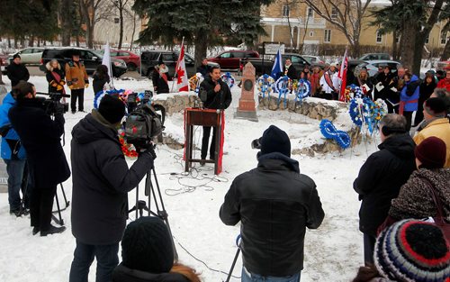 BORIS MINKEVICH / WINNIPEG FREE PRESS
Louis Riel died 132 years ago and a special event commemorating this happen today at Louis Riel gravesite in St. Boniface. MB NDP leader Wab Kinew talks to the crowd. STANDUP PHOTO. Nov. 16, 2017