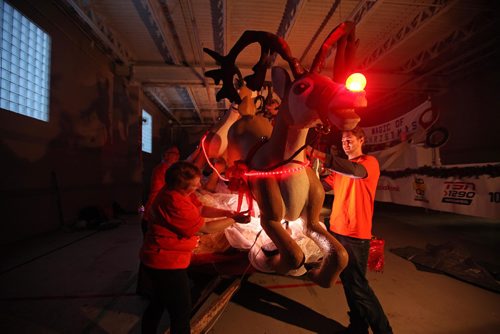 RUTH BONNEVILLE / WINNIPEG FREE PRESS

Employees of StuartOlson volunteer their time to prep the Santa float in a warehouse space at Salvation Army headquarters on Logan Thursday afternoon for Ssturday's annual Santa Claus Parade.  
The iconic float is the original Eatons float which dates back to the 1940's.

Standup photo


Nov 16, 2017