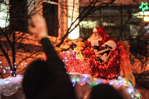 Spectators at the 2017 Santa Claus Parade welcome Santa to downtown Winnipeg Saturday night. November 18, 2017. Mike Sudoma / Winnipeg Free Press