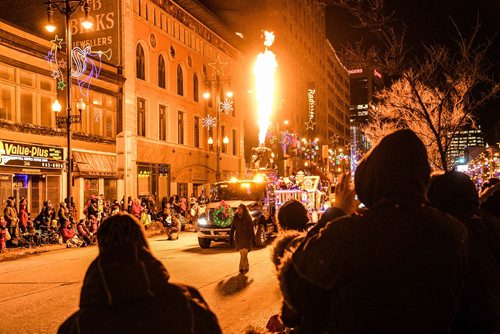 The Streets are alive with Christmas Cheer and Warm Fires during the 2017 Santa Claus Parade Saturday Night. November 18, 2017 Mike Sudoma / Winnipeg Free Press