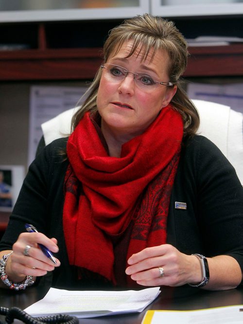 BORIS MINKEVICH / WINNIPEG FREE PRESS
Daphne Penrose in her office at the Office of the Childrens Advocate on Portage Ave. Jane Gerster story. Nov. 20, 2017