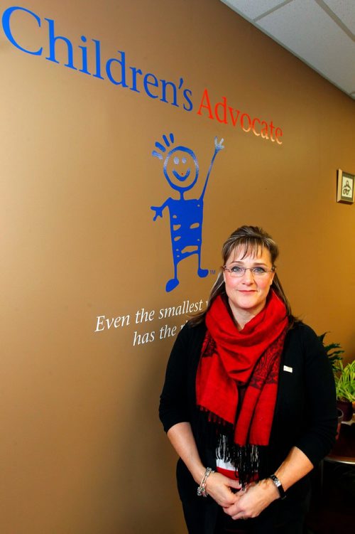 BORIS MINKEVICH / WINNIPEG FREE PRESS
Daphne Penrose in her office at the Office of the Childrens Advocate on Portage Ave. Jane Gerster story. Nov. 20, 2017