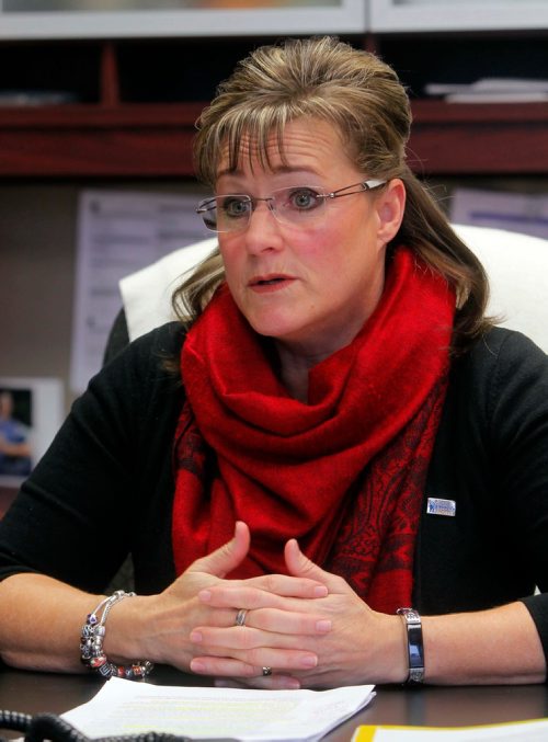 BORIS MINKEVICH / WINNIPEG FREE PRESS
Daphne Penrose in her office at the Office of the Childrens Advocate on Portage Ave. Jane Gerster story. Nov. 20, 2017