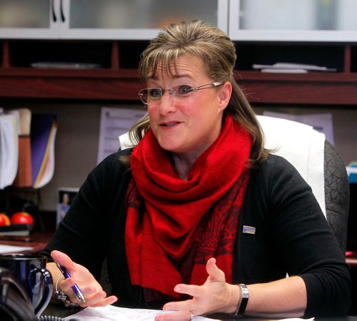 BORIS MINKEVICH / WINNIPEG FREE PRESS
Daphne Penrose in her office at the Office of the Childrens Advocate on Portage Ave. Jane Gerster story. Nov. 20, 2017