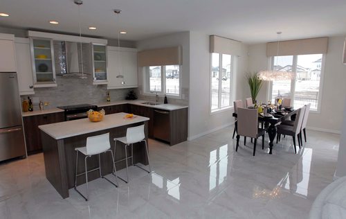 BORIS MINKEVICH / WINNIPEG FREE PRESS
NEW HOMES - 181 Willow Creek Road in Bridgwater Trails. Kitchen and dining room. Lewys story.  Nov. 20, 2017