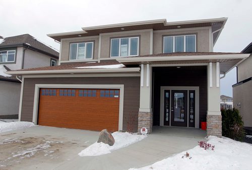 BORIS MINKEVICH / WINNIPEG FREE PRESS
NEW HOMES - 181 Willow Creek Road in Bridgwater Trails. Front of home.  Lewys story.  Nov. 20, 2017