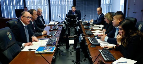 WAYNE GLOWACKI / WINNIPEG FREE PRESS

At left, Finance chairman Scott Gillingham tables the 2018 Preliminary Budget at the EPC meeting at City Hall Wednesday. Aldo Santin story.  Nov. 22  2017