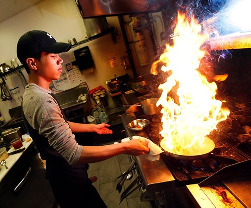 PHIL HOSSACK / WINNIPEG FREE PRESS
Chef James Garcia turns up the heat.