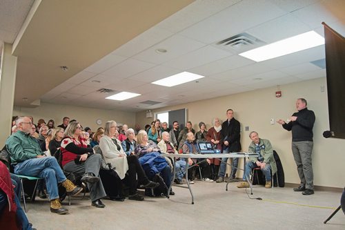 Canstar Community News Nov. 21, 2017 - Around 100 people crammed into a meeting room at the Fort Rouge Leisure Centre to attend a community information session on the Rubin Block at 270 Morley Ave. (DANIELLE DA SILVA/CANSTAR/SOUWESTER)