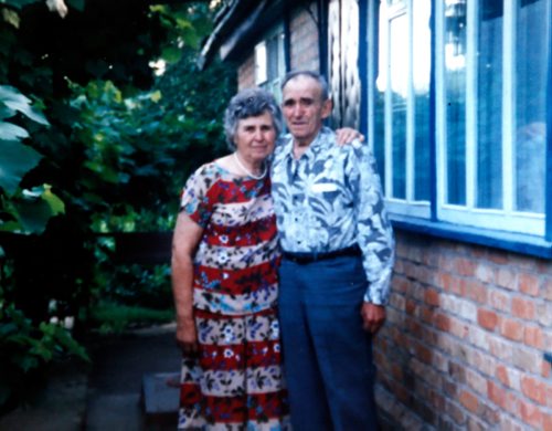 WAYNE GLOWACKI / WINNIPEG FREE PRESS

A family photo taken aprox. 1990 of Holodomor survivors Sonia Kushliak and her brother Sasha  Sulyma.  Kevin Rollason story Nov. 27  2017