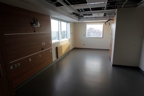 BORIS MINKEVICH / WINNIPEG FREE PRESS
Photo from tour of new HSC Winnipeg Womens Hospital. Special recovery room for heavy people. JANE STORY. Dec. 6, 2017