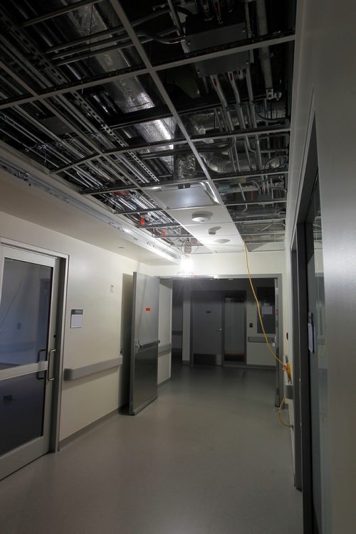 BORIS MINKEVICH / WINNIPEG FREE PRESS
Photo from tour of new HSC Winnipeg Womens Hospital. Unfinished hallway. JANE STORY. Dec. 6, 2017