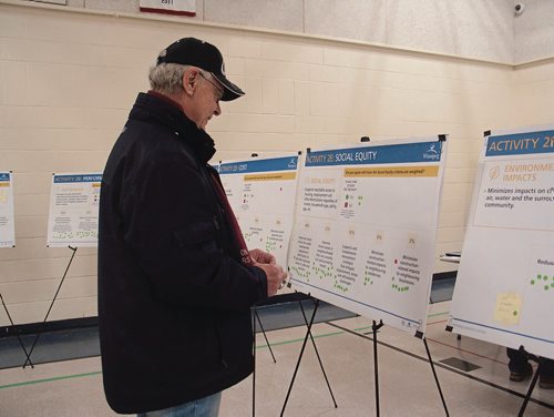 Canstar Community News Nov. 28, 2017 - Gary Campbell, a resident of Valley Gardens, attended a City of Winnipeg workshop on the Rapid Transit Eastern Corridor at Chalmers Community Centre (480 Chalmers Ave.). (SHELDON BIRNIE/CANSTAR/THE HERALD)