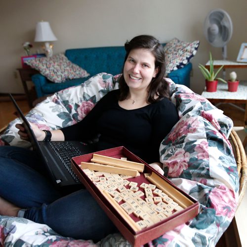 WAYNE GLOWACKI / WINNIPEG FREE PRESS

Money Matters. Janet Young sits in her papasan with her Scrabble game she got on  the Facebook group called Bunz.  Joel Schlesinger story  Dec. 8  2017