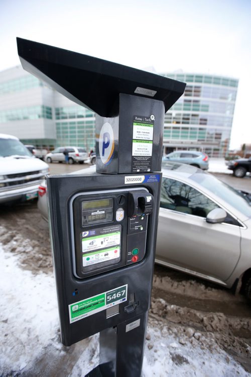 WAYNE GLOWACKI / WINNIPEG FREE PRESS

Parking meter along William Ave. near the HSC.  For story on the  proposed street parking rate increase.   Maggie Macintosh  story Dec. 12  2017