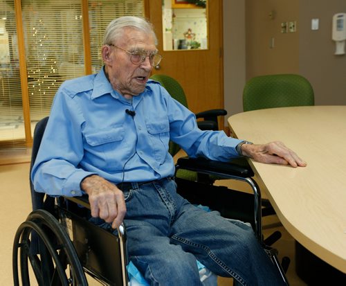 WAYNE GLOWACKI / WINNIPEG FREE PRESS

George Peterson may be the last survivor of the Battle of Hong Kong. He was interviewed Tuesday in the Concordia Hospital where he is a patient.49.8 Kevin Rollason story Dec. 12  2017