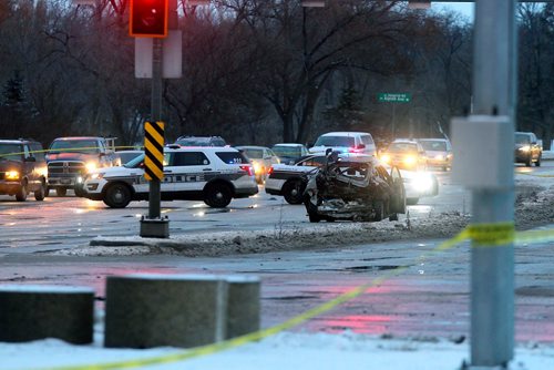 BORIS MINKEVICH / WINNIPEG FREE PRESS
A cab was rear ended at Fermor Ave and St. Annes Road by a pickup truck. Intersection is closed off. MVC car crash rear end. Dec. 13, 2017