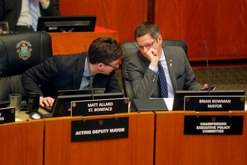 BORIS MINKEVICH / WINNIPEG FREE PRESS
Photos from City Hall today where taxi cab drivers came to see the vote on allowing Uber in Winnipeg. From left, Matt Allard and Mayor Brian Bowman. ALDO SANTIN STORY Dec. 13, 2017