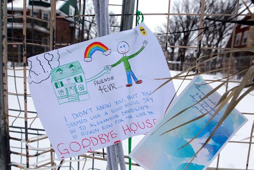 BORIS MINKEVICH / WINNIPEG FREE PRESS
17 Harvard - A memorial set up by upset residents after an old home on their street was demolished. Memorial has cards/flowers at the house. Dec. 15, 2017