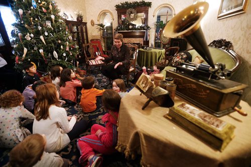 JOHN WOODS / WINNIPEG FREE PRESS
Leigh-Anne Kehler, internationally acclaimed storyteller, shares Christmas stories from winters past at A Child's Victorian Christmas Story in the parlour at Dalnavert Museum  Sunday, December 17, 2017. The museum has a variety of Christmas programming including storytelling and plays such as, It's A Wonderful Life: A Live Radio Play and Dickens' A Christmas Carol.