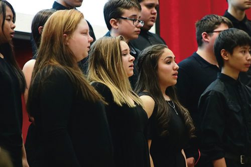 Canstar Community News Dec. 6, 2017 - The West Kildonan Collegiate hosted its annual Christmas Warm Up to the Winter concert on Dec. 6. (LIGIA BRAIDOTTI/CANSTAR COMMUNITY NEWS/TIMES)
