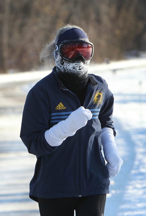 RUTH BONNEVILLE / WINNIPEG FREE PRESS

Barb Heiliger gets in a morning run at Assiniboine Park Boxing day as she trains for the Boston marathon.  
See extreme cold weather story or can be used as standup.


Dec 26, 2017

