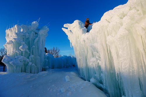 JOHN WOODS / WINNIPEG FREE PRESS
Ice crew member Chris Moskal works on the Ice Castle at the Forks Tuesday, December 26, 2017. Management says they plan on opening in January, but people can check their website ice castles.com or their social media for updates.